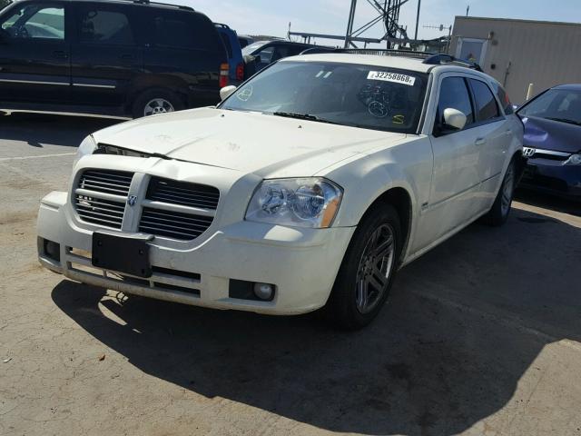 2D8GV58285H640965 - 2005 DODGE MAGNUM R/T WHITE photo 2