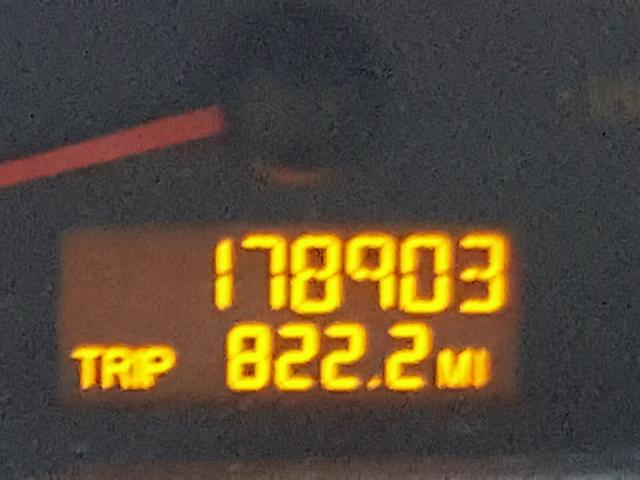 1G8AJ54F04Z210574 - 2004 SATURN ION LEVEL შავი ფოტო 8