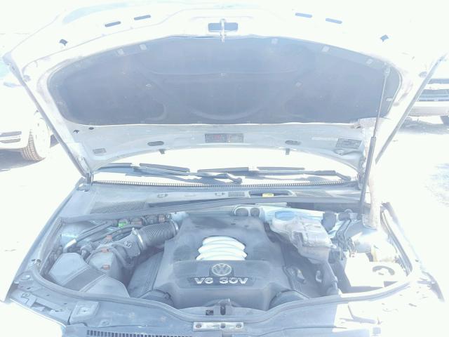 WVWTH63B44P150342 - 2004 VOLKSWAGEN PASSAT GLX BLUE photo 7