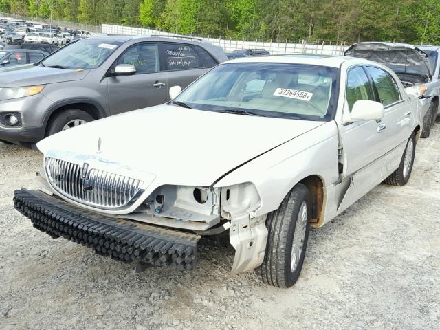 1LNHM82V96Y651423 - 2006 LINCOLN TOWN CAR S BEIGE photo 2