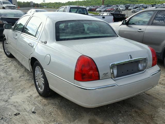 1LNHM82V96Y651423 - 2006 LINCOLN TOWN CAR S BEIGE photo 3