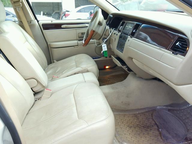 1LNHM82V96Y651423 - 2006 LINCOLN TOWN CAR S BEIGE photo 5