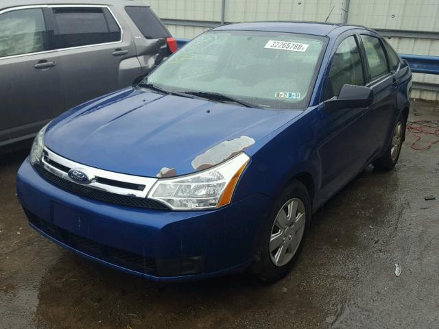 1FAHP34NX8W137080 - 2008 FORD FOCUS S/SE BLUE photo 2