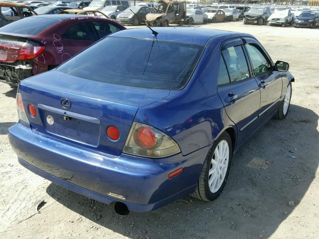 JTHBD192920051389 - 2002 LEXUS IS 300 BLUE photo 4