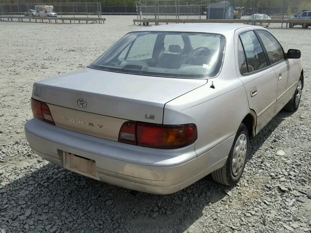 4T1BG12K7TU829584 - 1996 TOYOTA CAMRY DX BEIGE photo 4