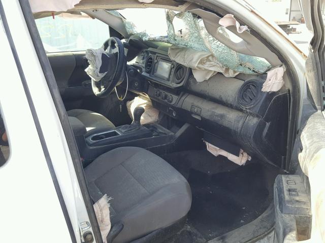 5TFRX5GN6GX065325 - 2016 TOYOTA TACOMA ACC WHITE photo 5