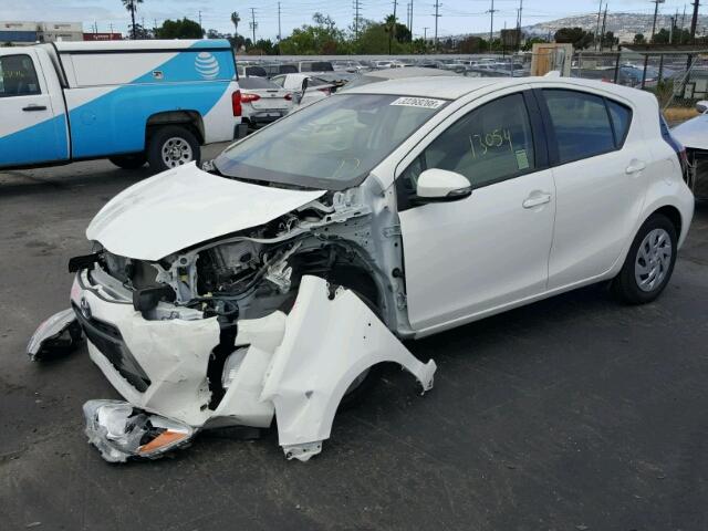 JTDKDTB36G1139768 - 2016 TOYOTA PRIUS C WHITE photo 2