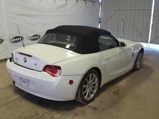 4USBU33546LW67631 - 2006 BMW Z4 3.0 WHITE photo 4