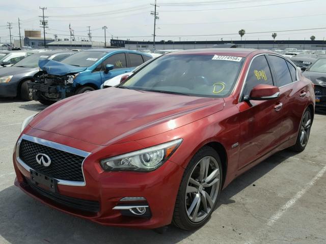 JN1AV7APXEM690952 - 2014 INFINITI Q50 HYBRID RED photo 2