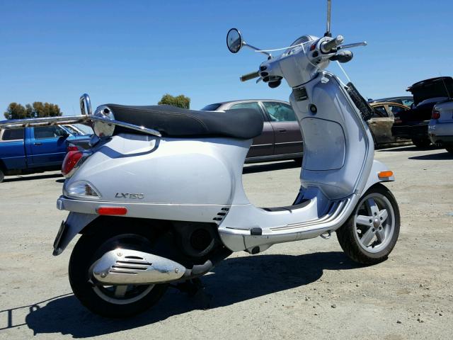 ZAMP448F675009495 - 2007 VESPA LX150 SILVER photo 4