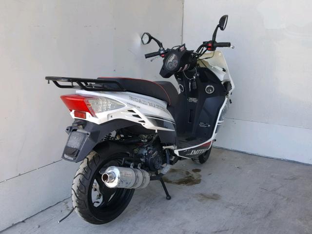 LL0TCAP60GY660111 - 2016 SCOO SCOOTER WHITE photo 4