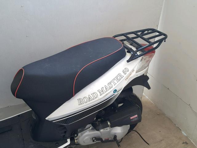 LL0TCAP60GY660111 - 2016 SCOO SCOOTER WHITE photo 6