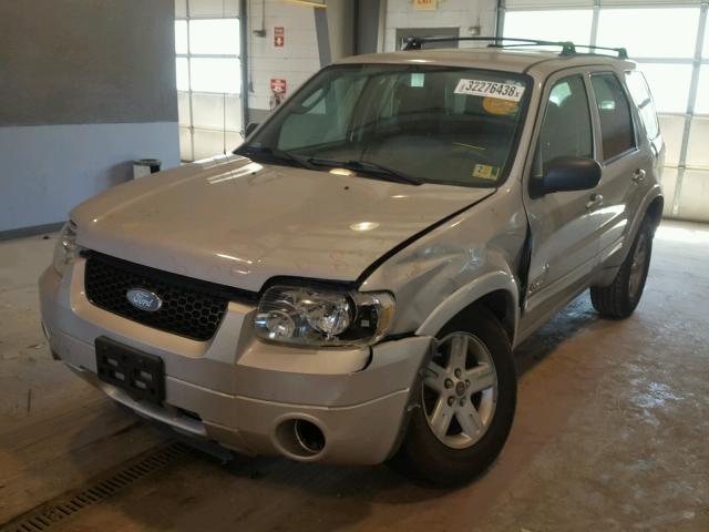 1FMCU95H75KB86566 - 2005 FORD ESCAPE HEV SILVER photo 2