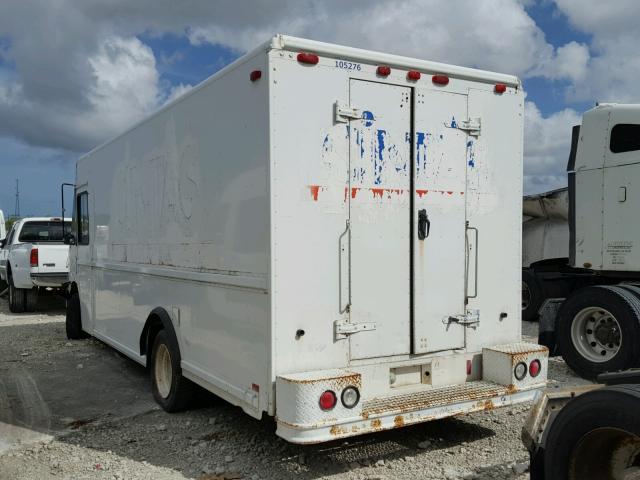 4UZA4FA49WC977606 - 1998 FREIGHTLINER CHASSIS M WHITE photo 3