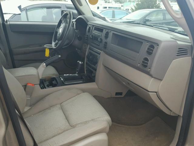 1J8HG48K66C129615 - 2006 JEEP COMMANDER BROWN photo 5
