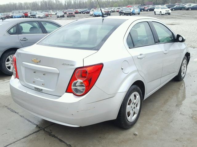 1G1JA5SH1D4213614 - 2013 CHEVROLET SONIC LS 银色 照片 4