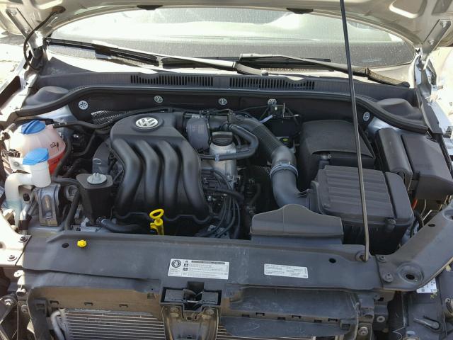 3VW2K7AJXFM242008 - 2015 VOLKSWAGEN JETTA BASE 银色 照片 7