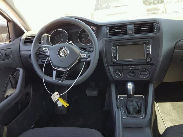 3VW2K7AJXFM242008 - 2015 VOLKSWAGEN JETTA BASE 银色 照片 9