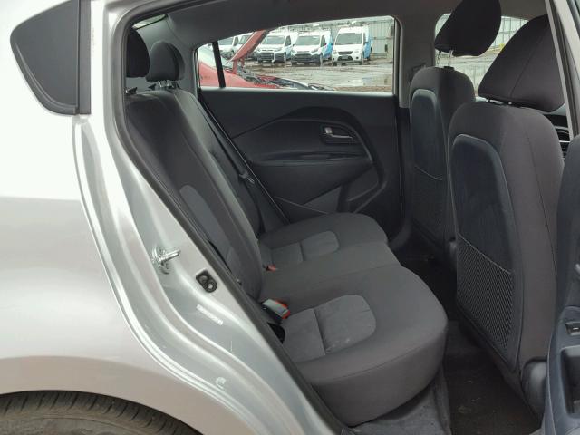 KNADM4A34H6029125 - 2017 KIA RIO LX Արծաթագույն լուսանկար 6