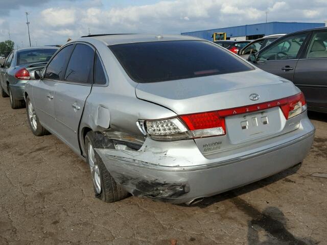 KMHFC46F98A283519 - 2008 HYUNDAI AZERA SE SILVER photo 3