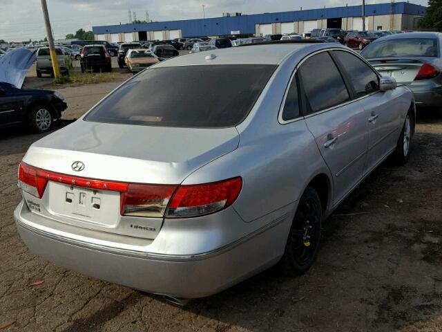 KMHFC46F98A283519 - 2008 HYUNDAI AZERA SE SILVER photo 4