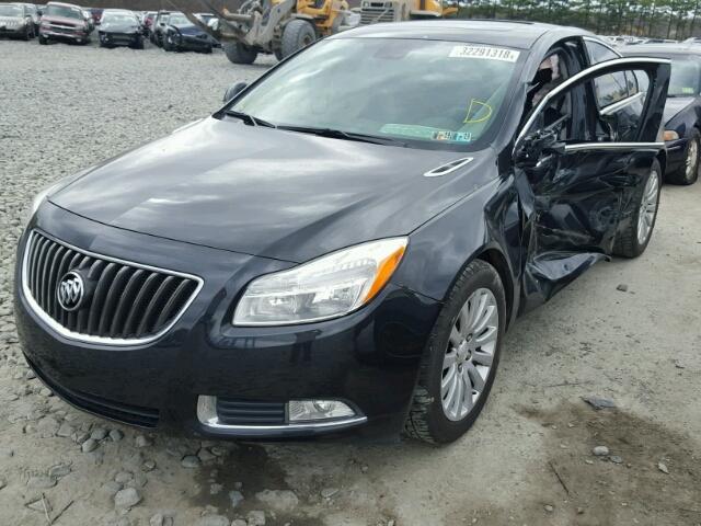 2G4GR5EK0C9113092 - 2012 BUICK REGAL CHARCOAL photo 2