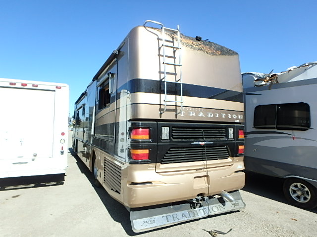 4VZBR1D984C046594 - 2004 SPARTAN MOTORS MOTORHOME BROWN photo 3