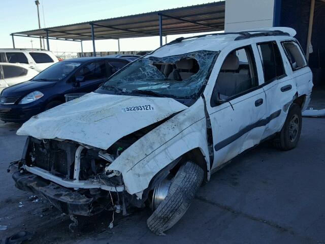 1GNDT13S352351838 - 2005 CHEVROLET TRAILBLAZE WHITE photo 2