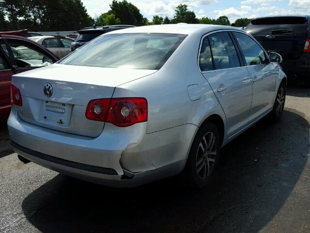 3VWRG71K66M625887 - 2006 VOLKSWAGEN JETTA 2.5 SILVER photo 4