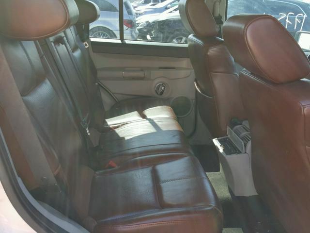 1J8HG58236C260717 - 2006 JEEP COMMANDER WHITE photo 6