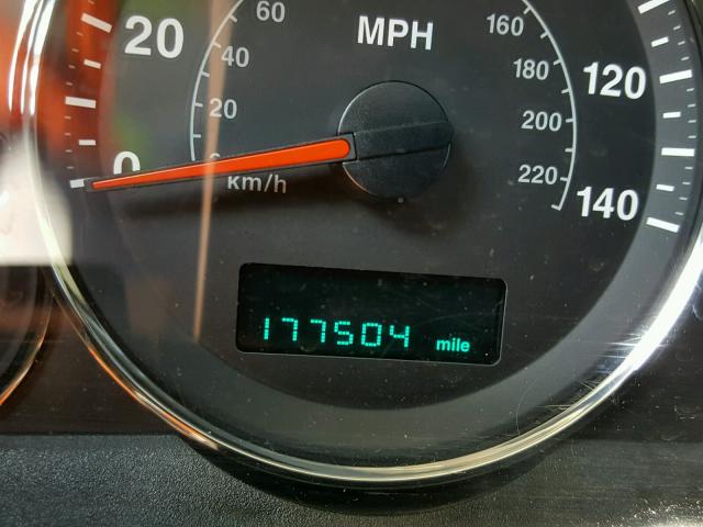 1J8HG58236C260717 - 2006 JEEP COMMANDER WHITE photo 8