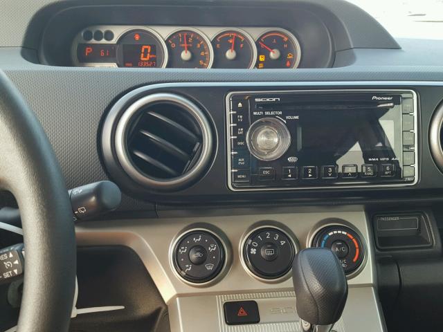 JTLKE50E891090898 - 2009 TOYOTA SCION XB SILVER photo 9