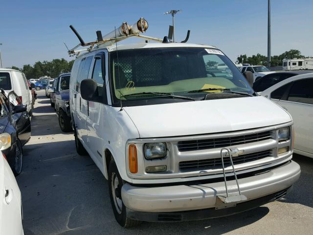 1GCFG25W711216776 - 2001 CHEVROLET EXPRESS G2 WHITE photo 1