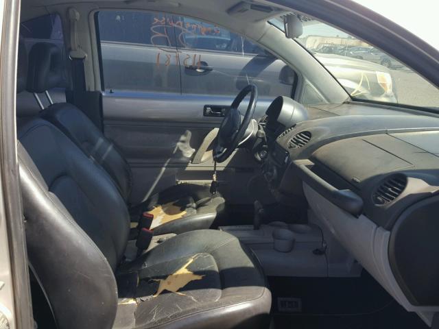 3VWCA21CXXM447213 - 1999 VOLKSWAGEN NEW BEETLE 银色 照片 5