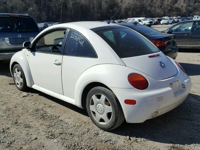 3VWCD21C1YM474700 - 2000 VOLKSWAGEN NEW BEETLE 白色 照片 3