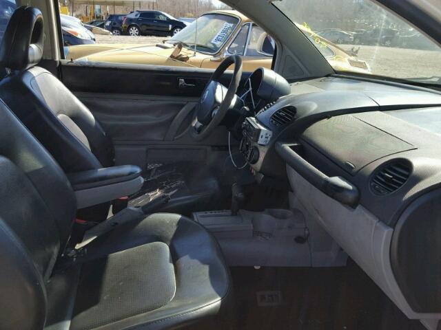 3VWCD21C1YM474700 - 2000 VOLKSWAGEN NEW BEETLE 白色 照片 5