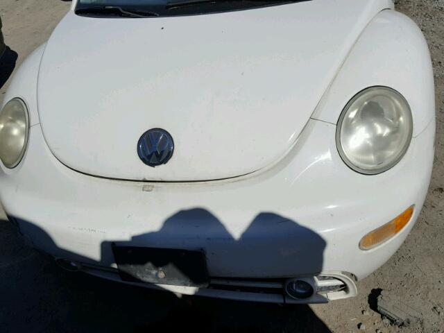 3VWCD21C1YM474700 - 2000 VOLKSWAGEN NEW BEETLE 白色 照片 7