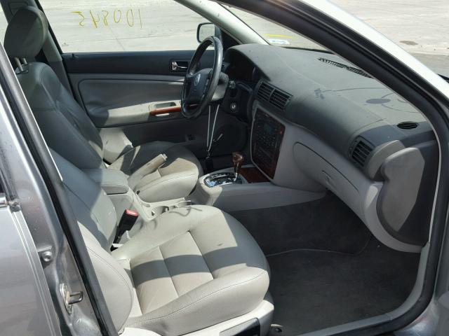 WVWYH63B44E010082 - 2004 VOLKSWAGEN PASSAT GLX 灰色 照片 5