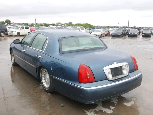 1LNHM81W41Y695056 - 2001 LINCOLN TOWN CAR E GREEN photo 3