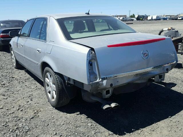 1G6KD57Y98U100546 - 2008 CADILLAC DTS SILVER photo 3