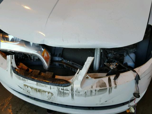 1G8AJ55FX7Z186982 - 2007 SATURN ION LEVEL WHITE photo 9