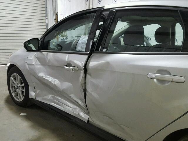 1FADP3F20FL217584 - 2015 FORD FOCUS SE SILVER photo 9