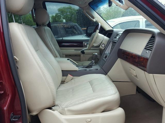 5LMFU28RX4LJ35514 - 2004 LINCOLN NAVIGATOR MAROON photo 5