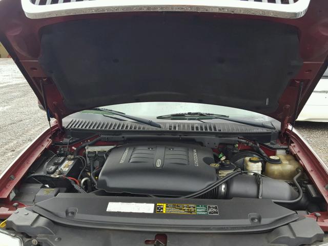 5LMFU28RX4LJ35514 - 2004 LINCOLN NAVIGATOR MAROON photo 7