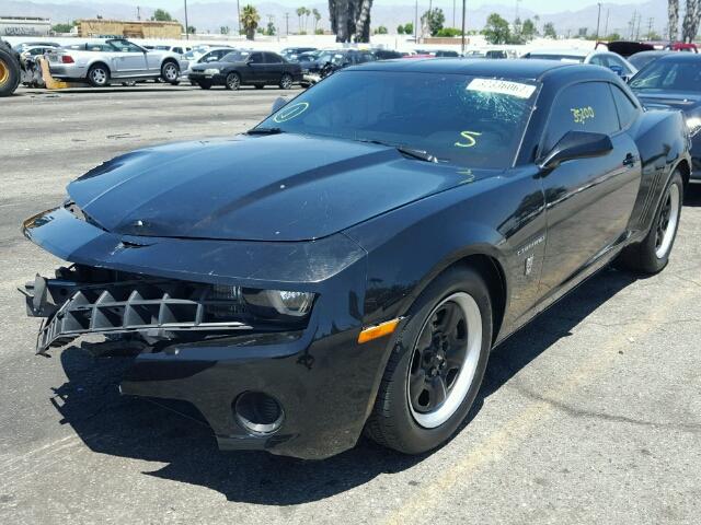 2G1FA1E38D9180994 - 2013 CHEVROLET CAMARO LS BLACK photo 2