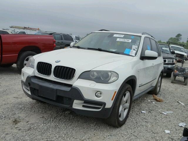 5UXFE43599L265844 - 2009 BMW X5 XDRIVE3 WHITE photo 2