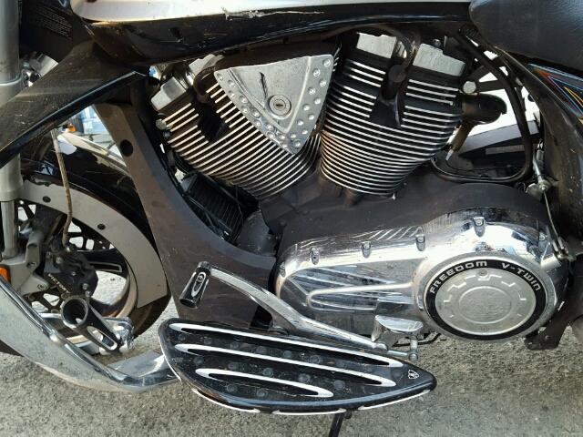 5VPDB36D3A3004665 - 2010 VICTORY MOTORCYCLES CROSS COUN Negro foto 7