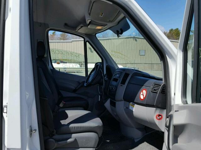 WDZPE7CC7D5728440 - 2013 MERCEDES-BENZ SPRINTER 2 WHITE photo 5