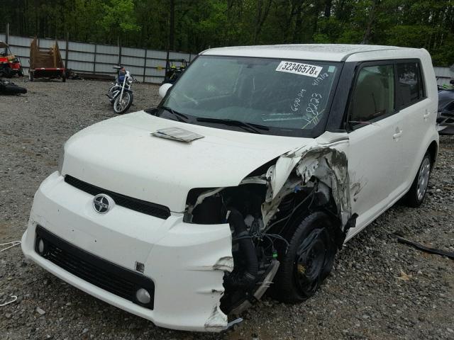 JTLZE4FEXEJ058223 - 2014 TOYOTA SCION XB WHITE photo 2