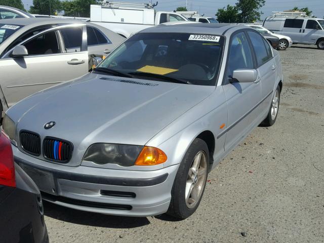 WBAAM3343YCB23231 - 2000 BMW 323 I SILVER photo 2